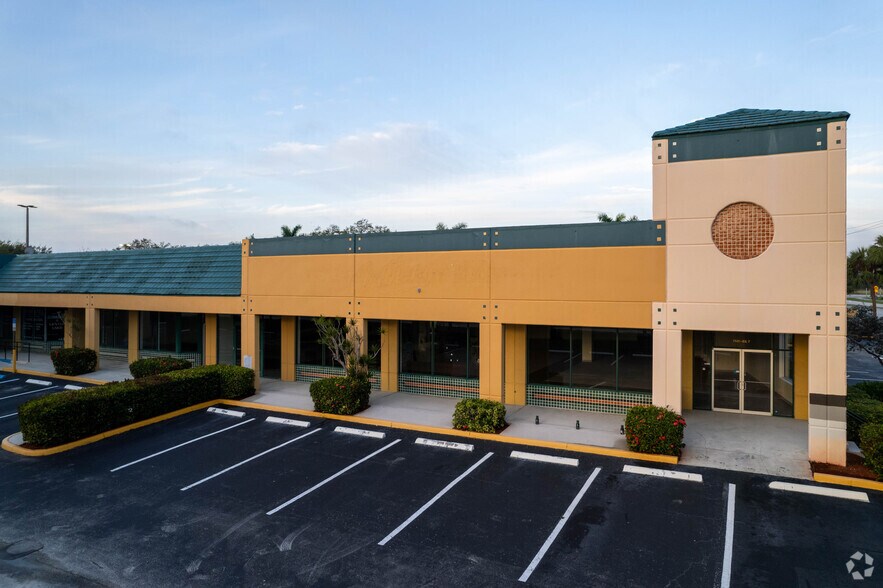 More Photos Of 7401-7491 N Federal Hwy, Boca Raton Unknown For Lease