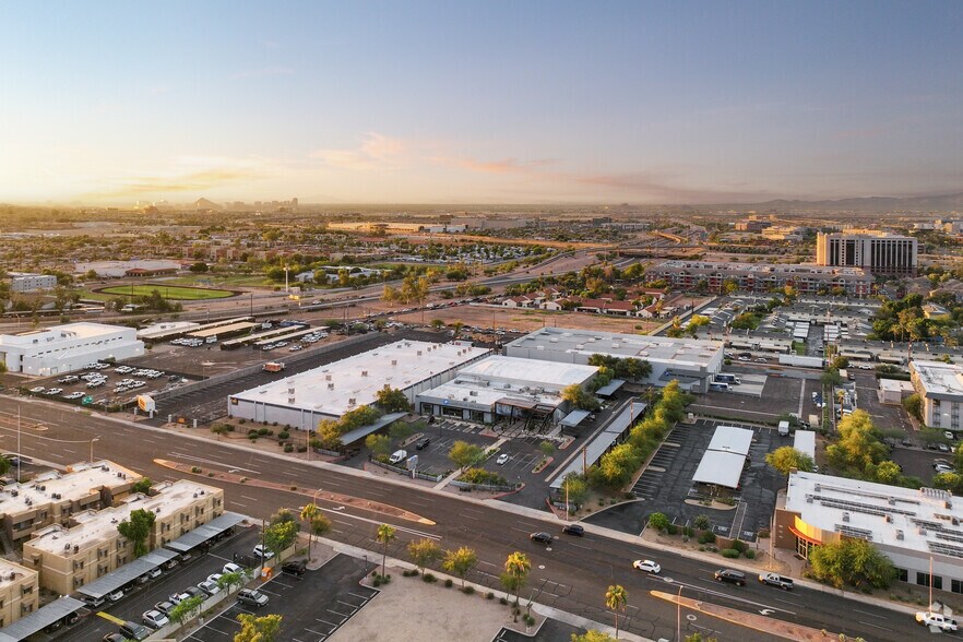 More Photos Of 4501 E McDowell Rd, Phoenix Showroom For Sale