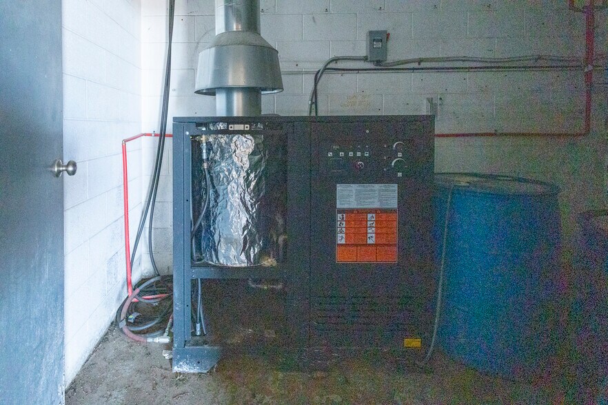 More Photos Of 1909 N Highway 81, Duncan Auto Dealership For Sale