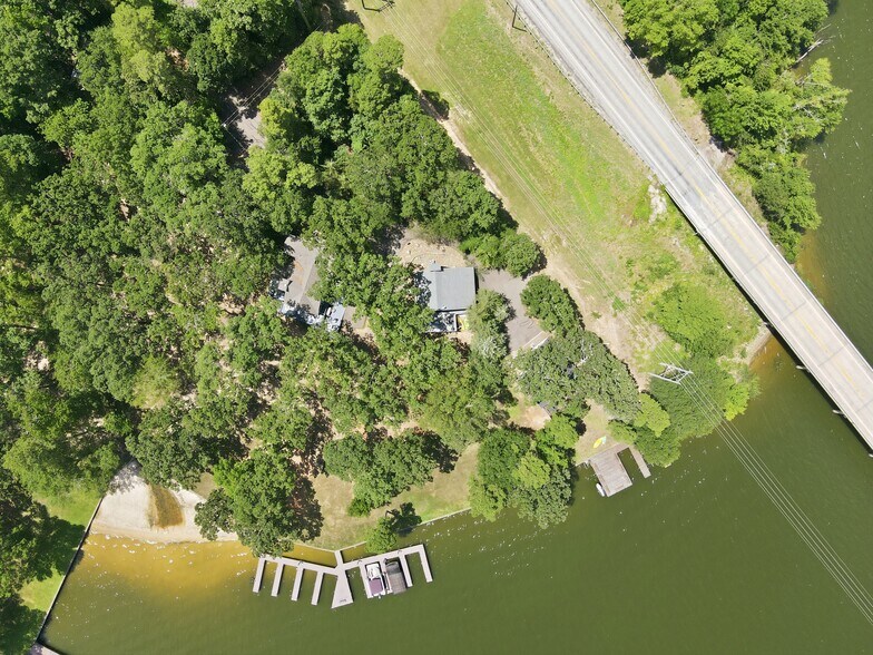 More Photos Of 104 Barker Creek Dr, Scroggins Specialty For Sale