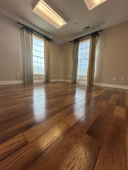 More Photos Of 609 Executive Plz, Fayetteville Medical For Sale