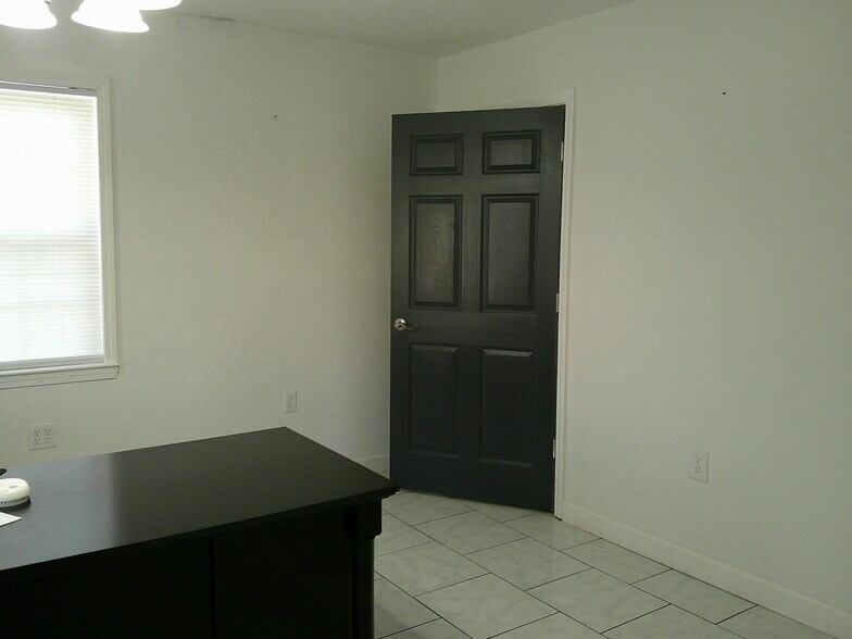 More Photos Of 970 McDonald St, Waycross Flex For Sale