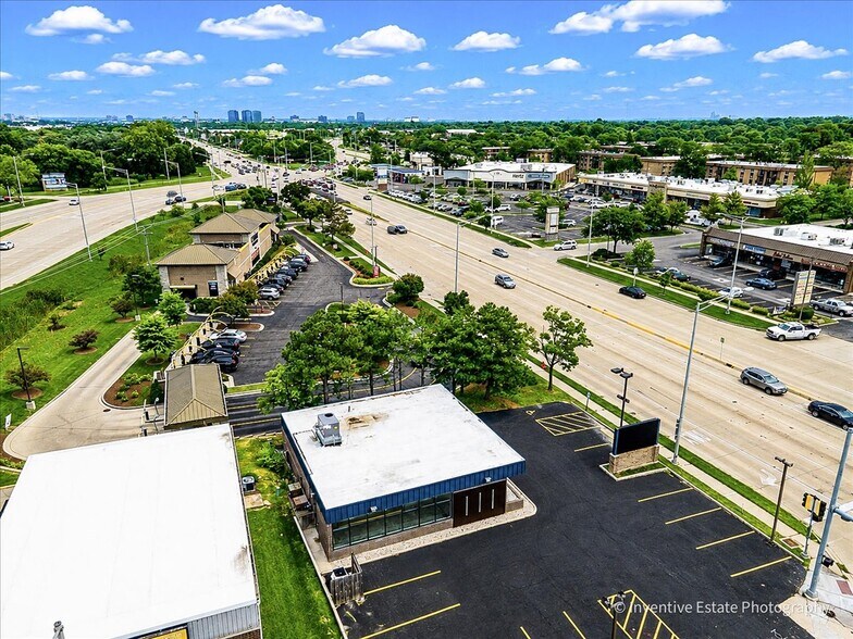 More Photos Of 780 W Golf Rd, Schaumburg Freestanding For Lease