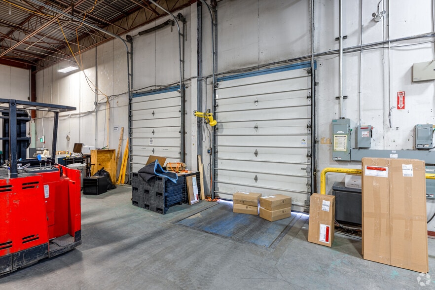 More Photos Of 1705 Argentia Rd, Mississauga Warehouse For Lease