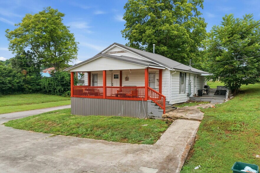 Primary Photo Of 206 Ferry St, Loudon Multifamily For Sale