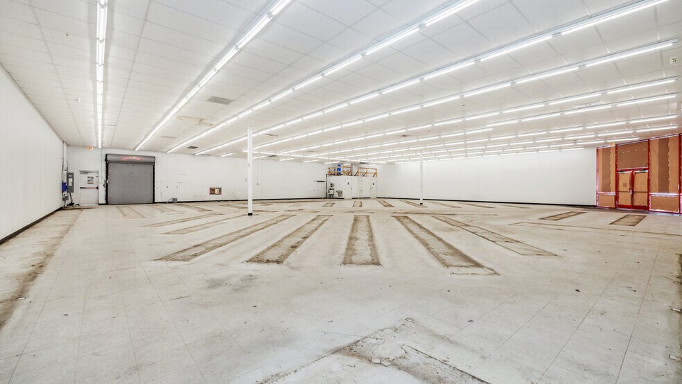 More Photos Of 8145 W US Hwy 2, Iron Mountain Freestanding For Sale