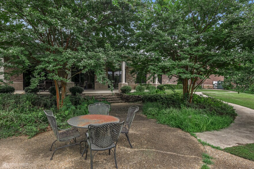 More Photos Of 10100 Woolworth Rd, Keithville Medical For Lease