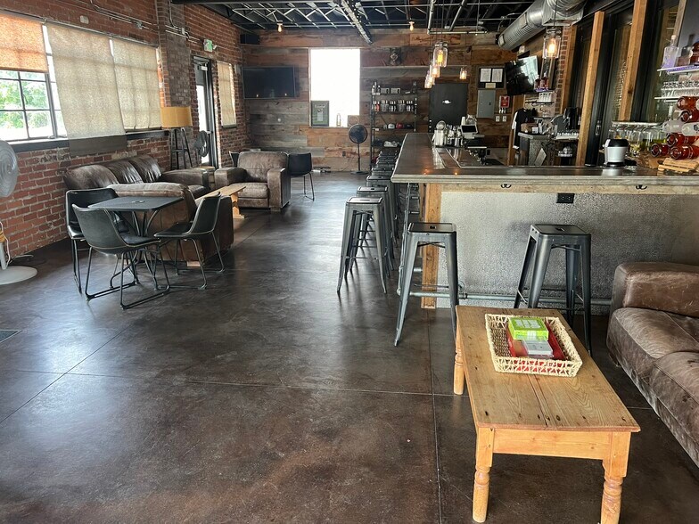 More Photos Of 4200 Milwaukee St, Denver Warehouse For Sale