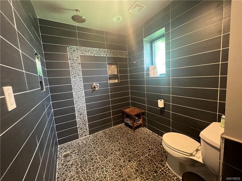 More Photos Of 1148 Michigan Ave, Buffalo Office For Lease