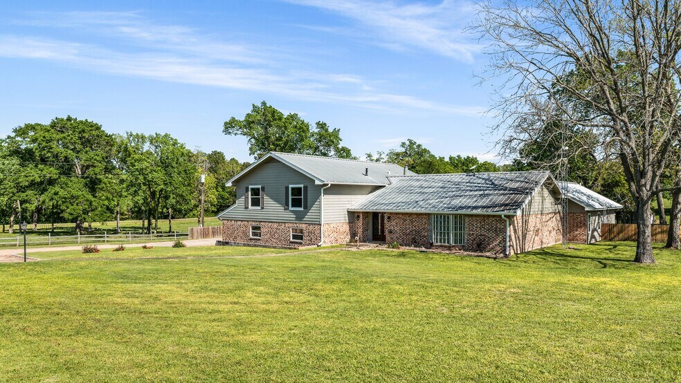 More Photos Of 2355 Jackson League Cir, Brenham Lodge Meeting Hall For Sale