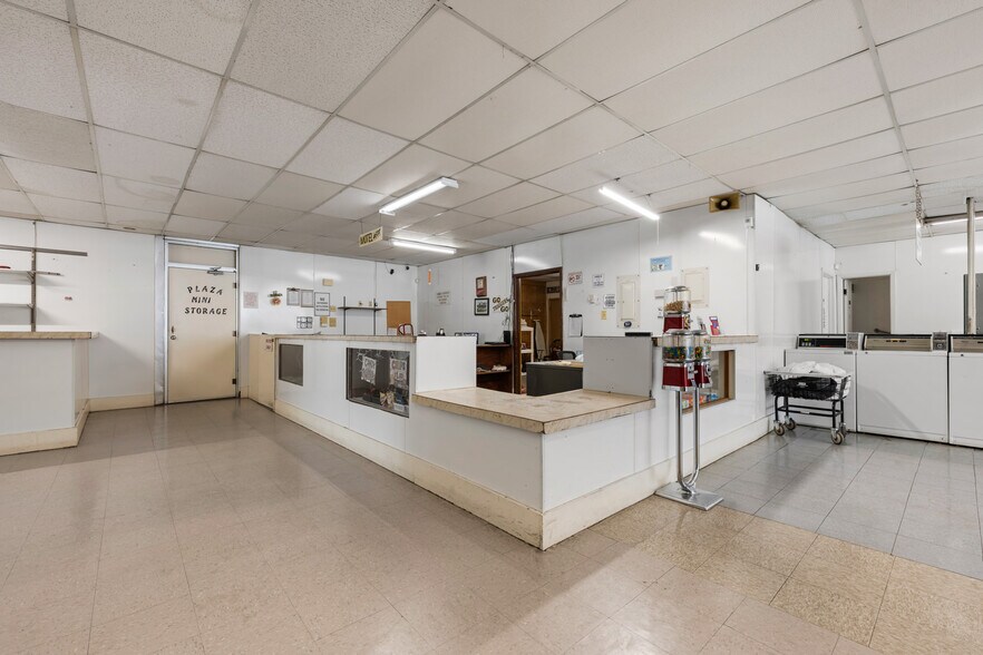 More Photos Of 416 State St, Trinidad Flex For Sale