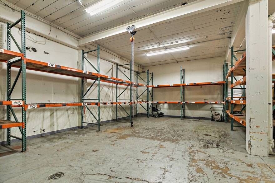 More Photos Of 303 Elgin Ave, Elgin Industrial For Sale