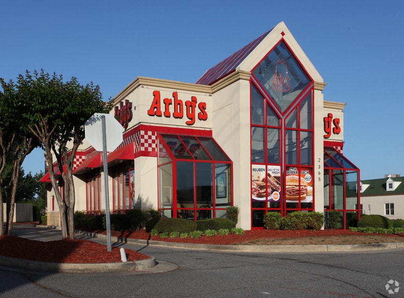 Primary Photo Of 2365 Pleasant Hill Rd, Duluth Fast Food For Lease