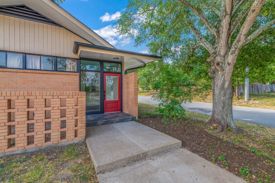 More Photos Of 601 Mary Lake Dr, Bryan Office Residential For Lease