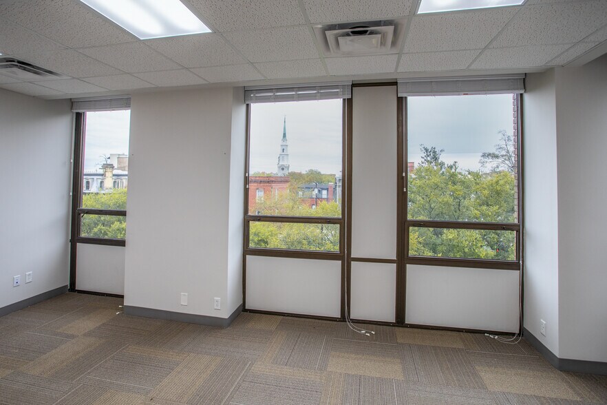 More Photos Of 300 Bull St, Savannah Office Residential For Lease