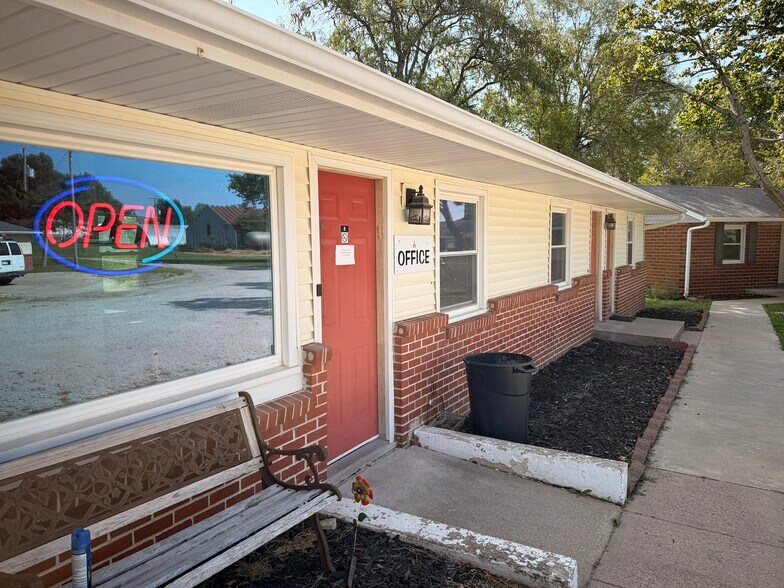 More Photos Of 108 Pearl St, Bedford Hotel For Sale
