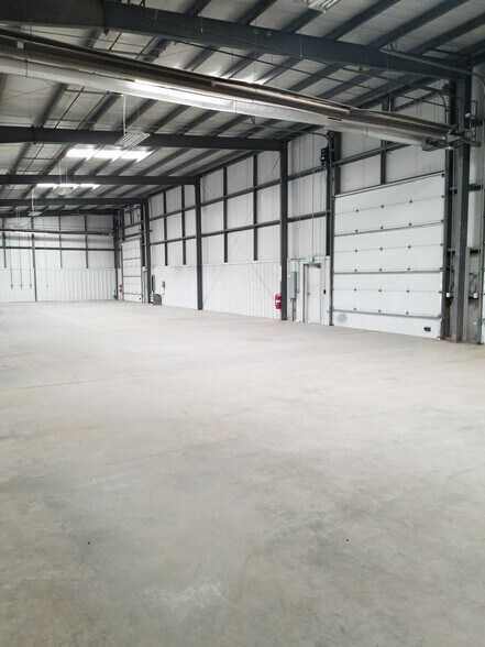 More Photos Of 6645 Swan Ct, Cheyenne Warehouse For Lease