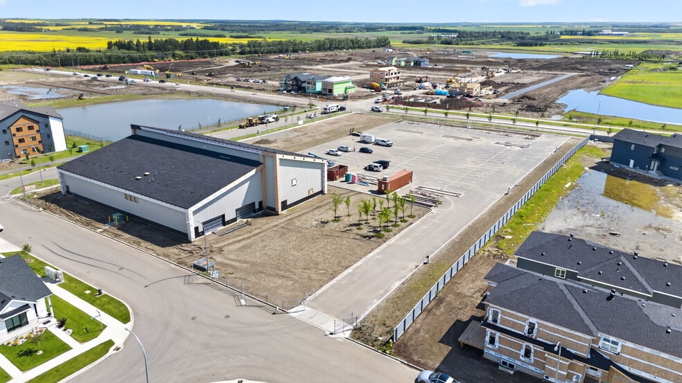 More Photos Of 200 Greenfield link, Fort Saskatchewan Storefront For Lease