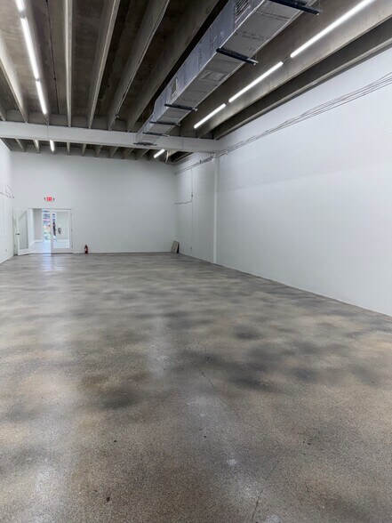 More Photos Of 4028 N 29th Ave, Hollywood Industrial For Lease