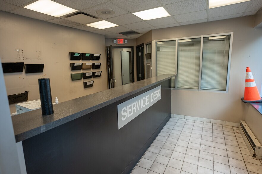 More Photos Of 1561 W Liberty Ave, Pittsburgh Auto Dealership For Lease