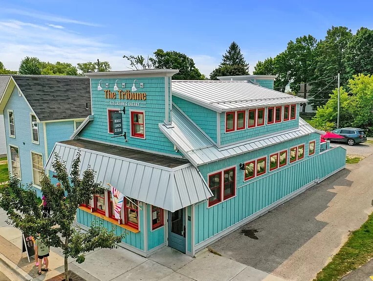 Primary Photo Of 110 E Nagonaba St, Northport Restaurant For Lease