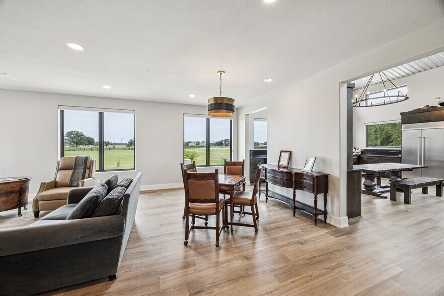 More Photos Of 863 Vz County 1508 rd, Van Airplane Hangar For Sale