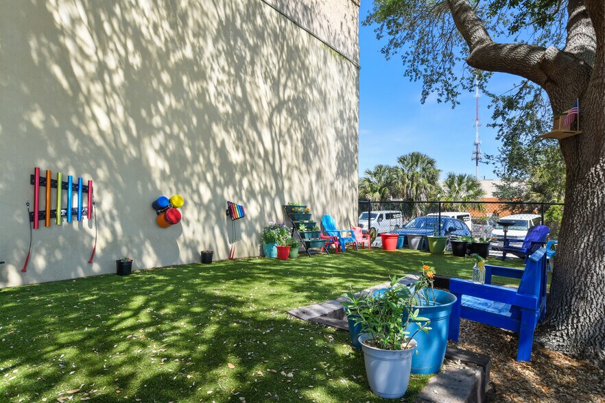 More Photos Of 5165 Adanson St, Orlando Loft Creative Space For Sale