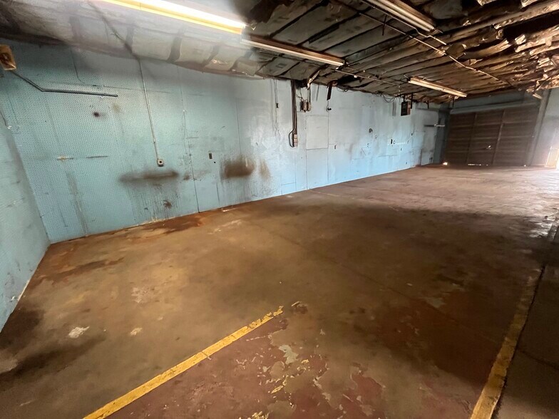 More Photos Of 124 N 2nd St, Terre Haute Warehouse For Sale