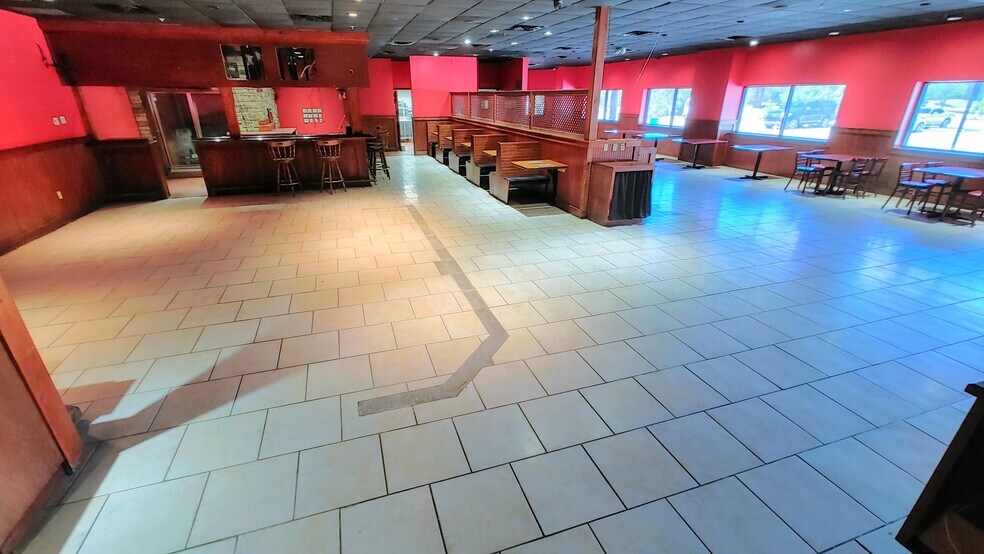 More Photos Of 5309 29th St E, Ellenton Skating Rink For Lease