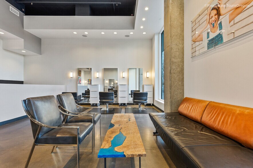 More Photos Of 1022 NW Overton St, Portland Multifamily For Sale