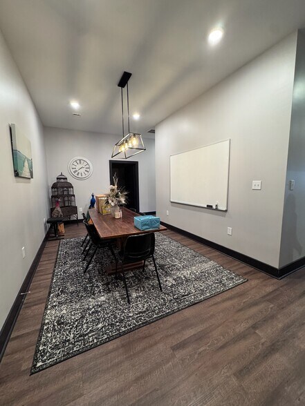 More Photos Of 2693 Townsend Ct, Clarksville Medical For Lease