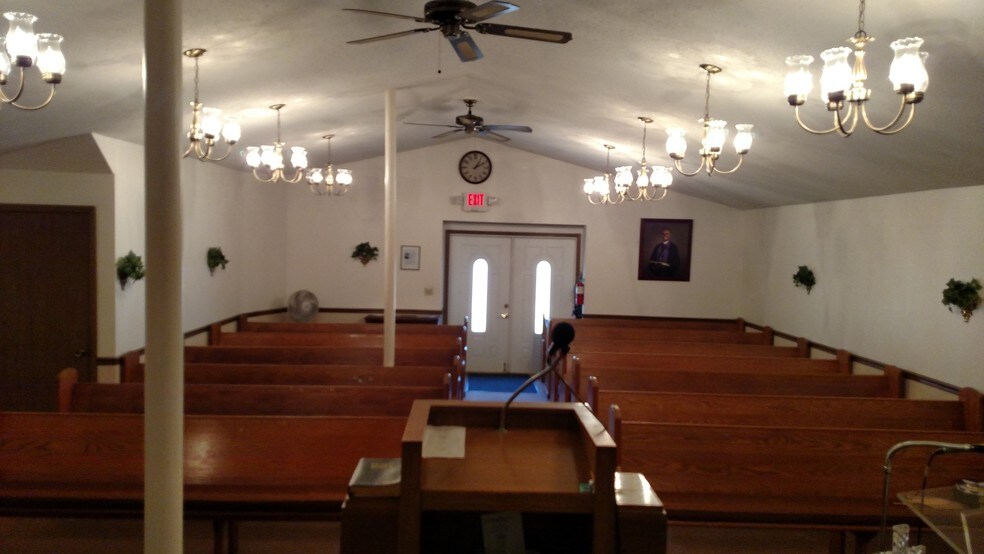 More Photos Of 8464 Lackland Rd, Saint Louis Religious Facility For Sale