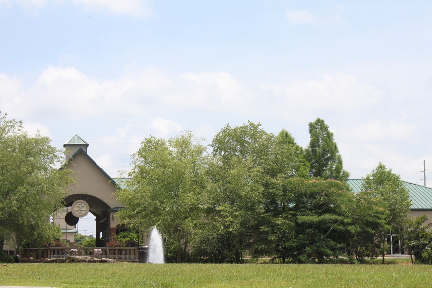 More Photos Of 2328 S College St, Auburn General Retail For Sale