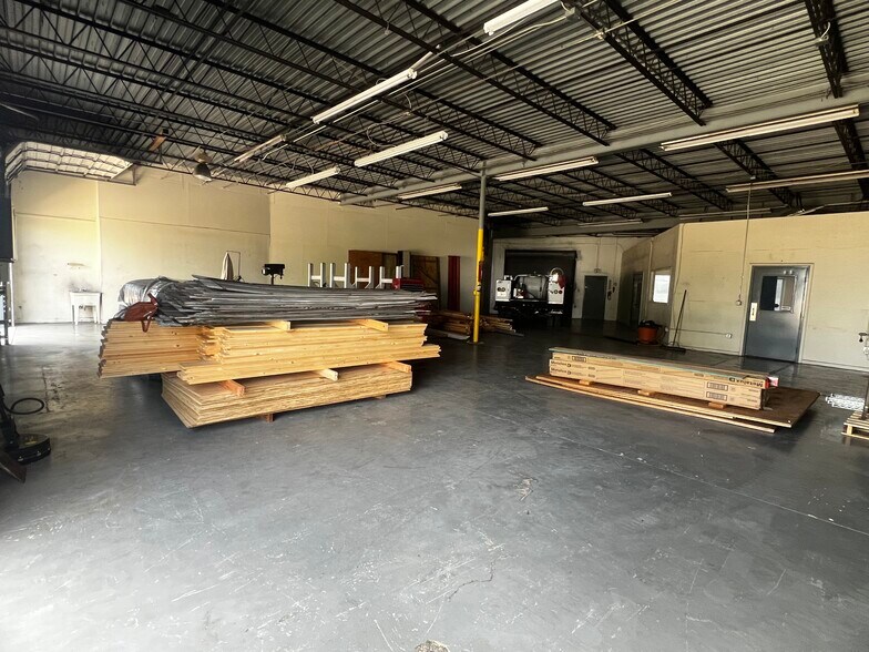 More Photos Of 10300 Us Highway 19 N, Pinellas Park Manufacturing For Sale