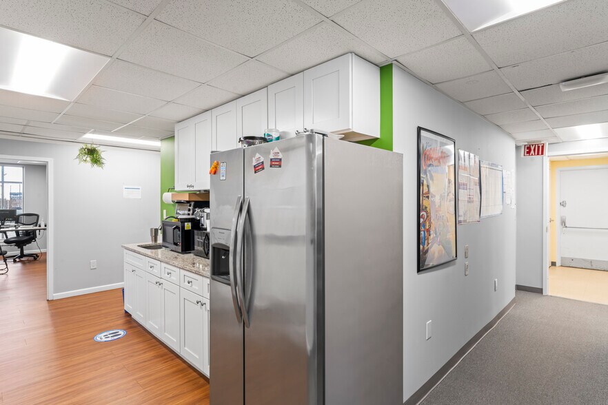 More Photos Of 7210 Old Keene Mill Rd, Springfield Medical For Lease