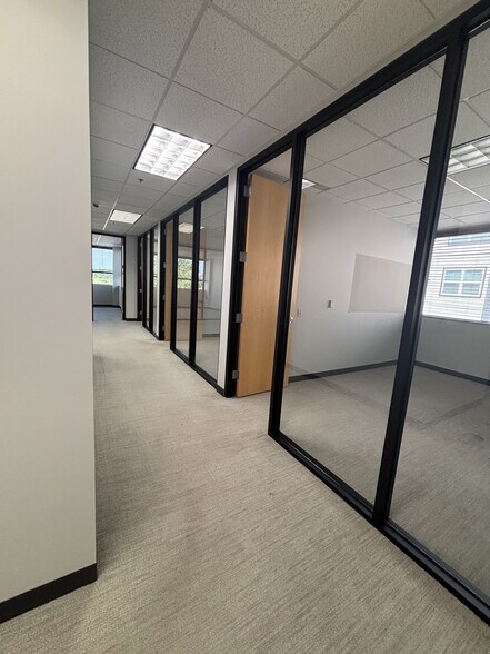 More Photos Of 5301 Veterans Memorial Pky, Saint Peters Office For Lease