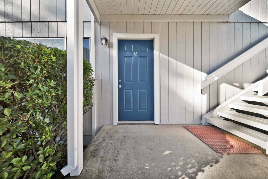 More Photos Of 1091 Del Sol Pl, Redding Apartments For Sale