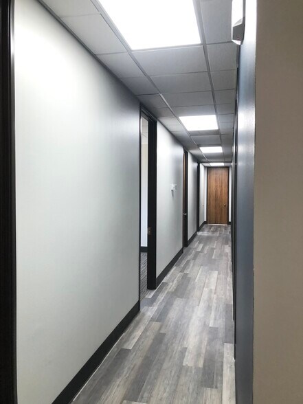 More Photos Of 3029 S Sherwood Forest Blvd, Baton Rouge Loft Creative Space For Lease