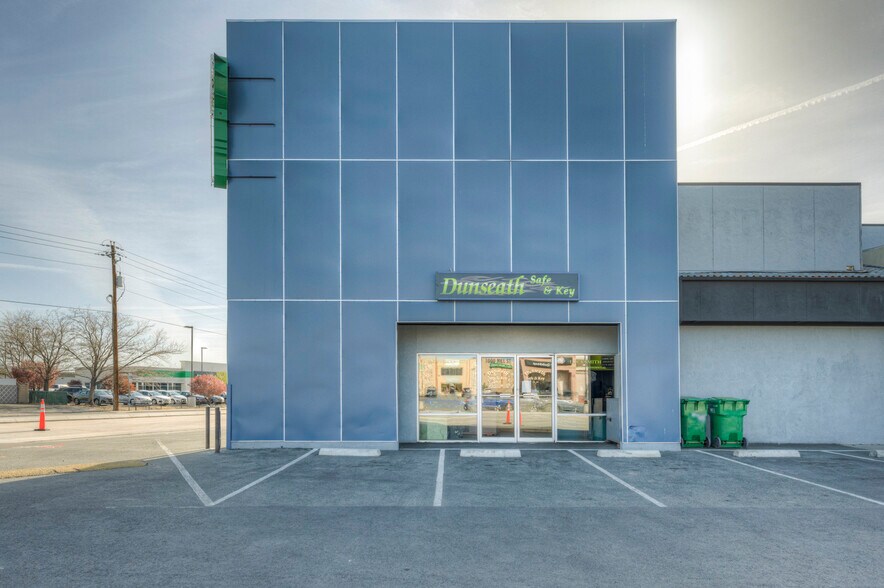 More Photos Of 3000-3090 Mill St, Reno Unknown For Lease
