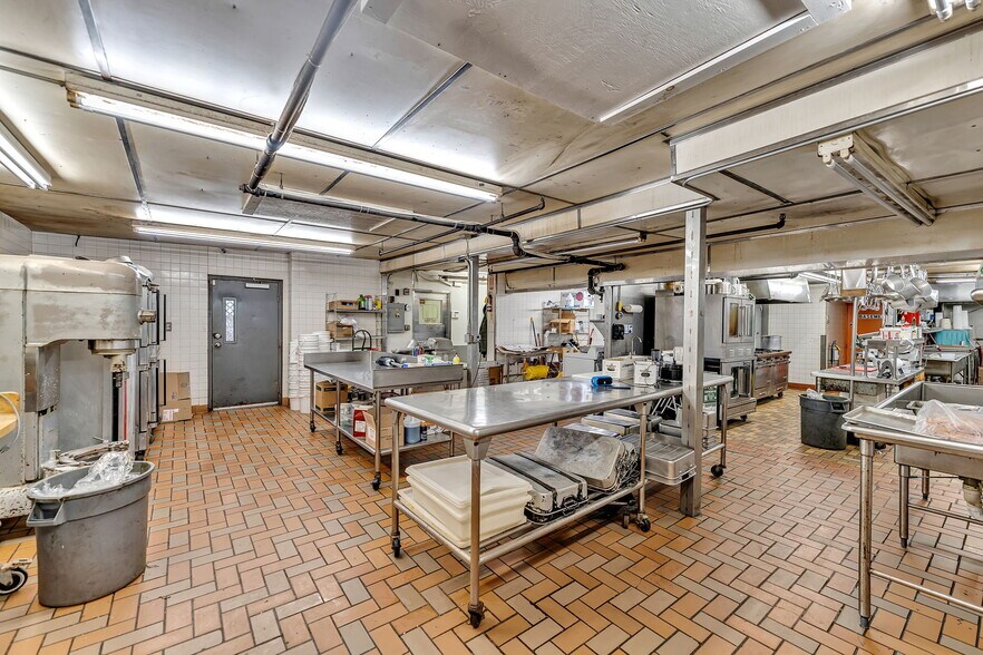 More Photos Of 1908 Old Route 17, Roscoe Restaurant For Sale