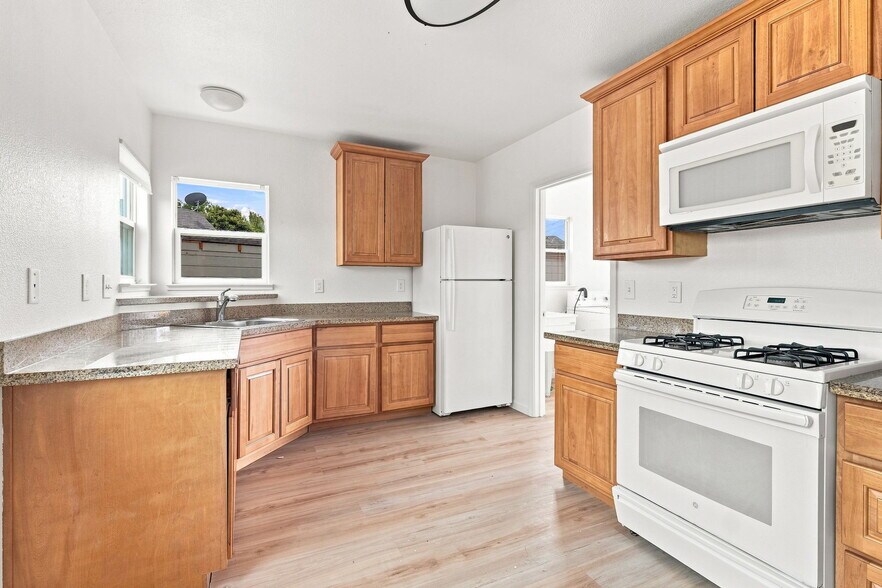 More Photos Of 235 12th St, Vallejo Apartments For Sale