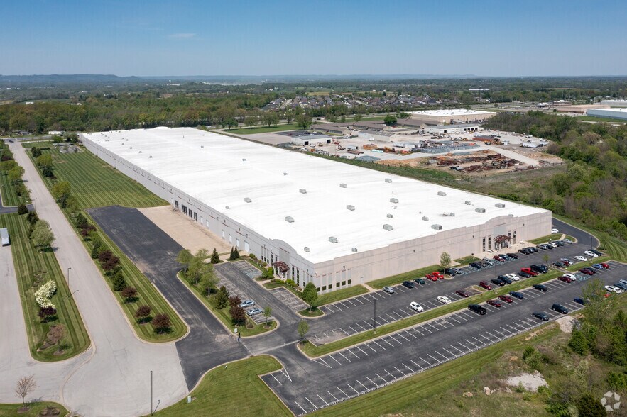 More Photos Of 101 River Ridge Cir, Jeffersonville Distribution For Lease