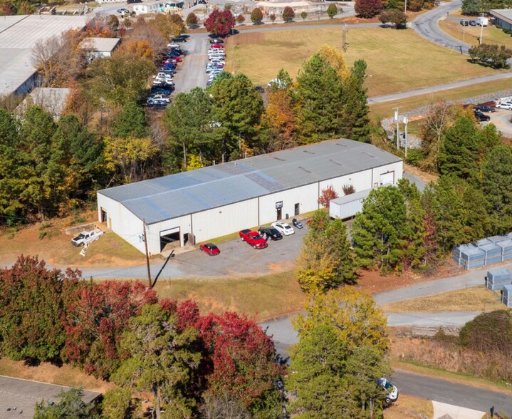 More Photos Of 2861 Armentrout Dr, Concord Warehouse For Lease