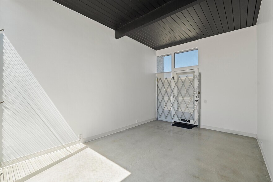 More Photos Of 805 S Gaffey St, San Pedro Loft Creative Space For Sale