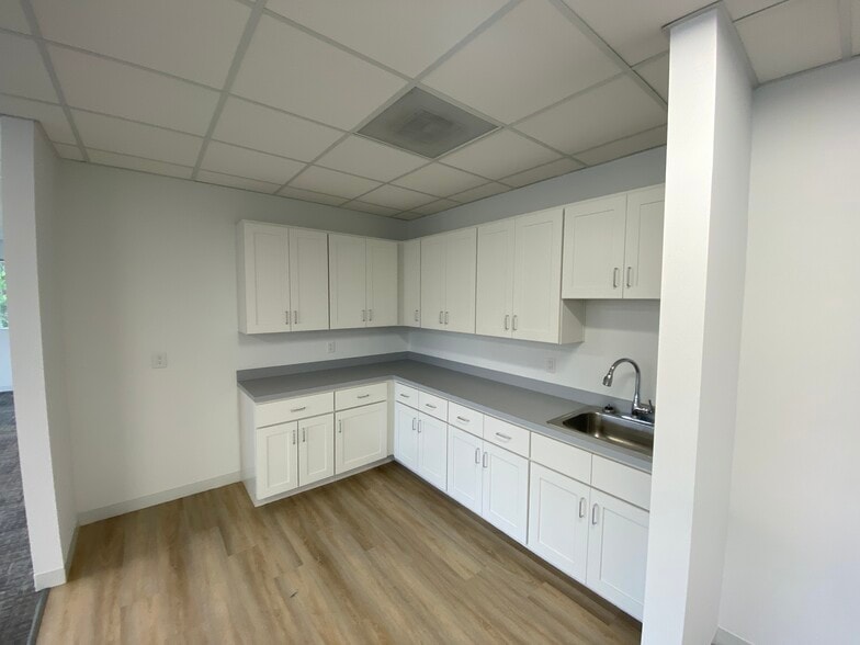 More Photos Of 7410 Northside Dr, North Charleston Medical For Lease