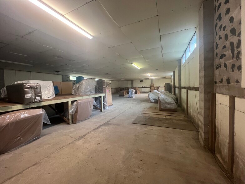 More Photos Of 1205 Spring St, Latrobe Warehouse For Sale