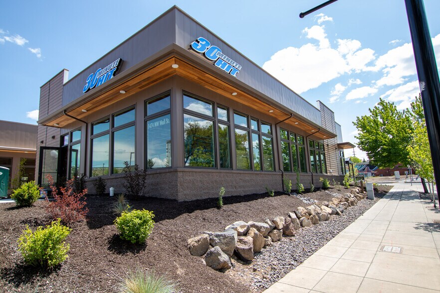 More Photos Of 1474 NW Wall St, Bend Unknown For Lease
