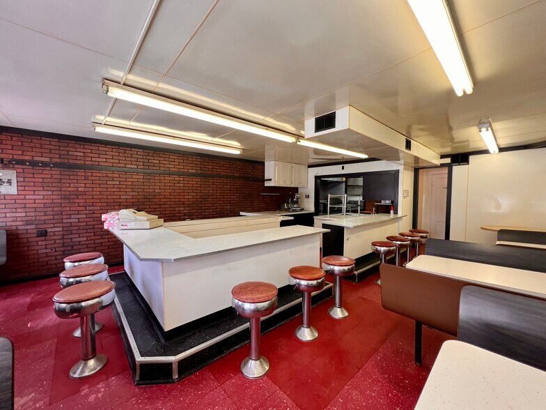 More Photos Of 44 Main St, Camden Restaurant For Sale