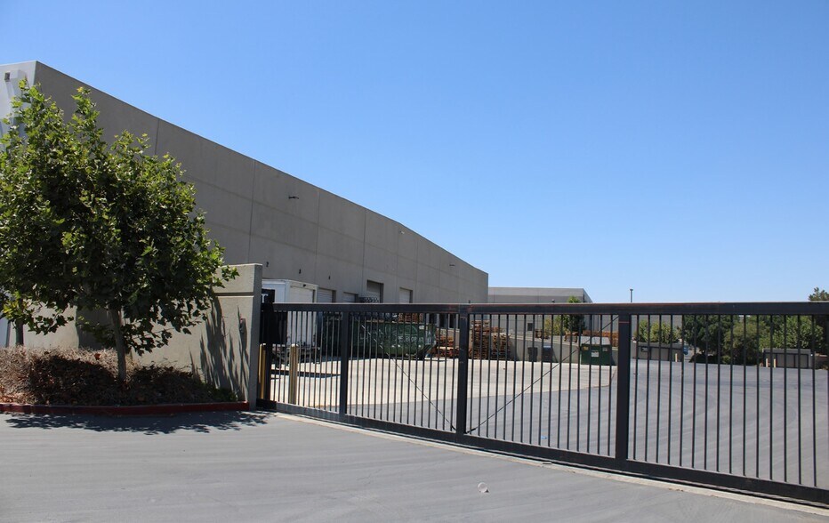 More Photos Of 22520 Temescal Canyon Rd, Corona Warehouse For Lease