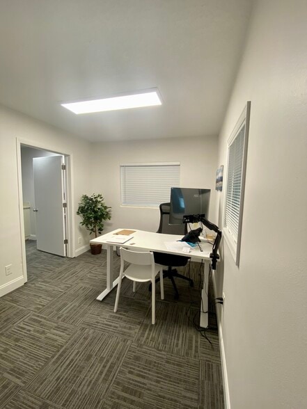 More Photos Of 230 Benmore Dr, Winter Park Medical For Sale